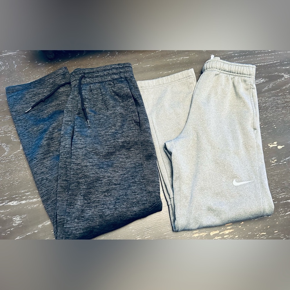 4 pair of boys size Large sweats plus a bonus 5th pair with a small hole. - Picture 6 of 10